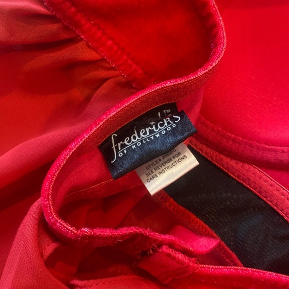 Red Negligee - Picture 9 of 12